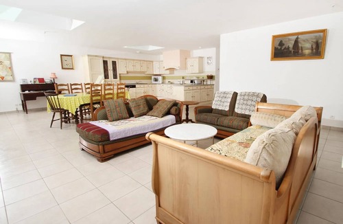 Saint-Sernin House | Homerez - Villa in Saint-Sernin