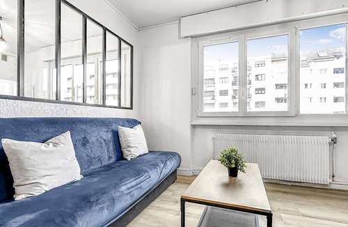 Ambilly Apartment | Homey Velvet - Near tram and Geneva/Free Netflix