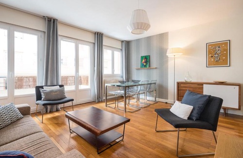 Voltaire - Saint Amour Apartment | HONORÊ - SUITE VENDÔME