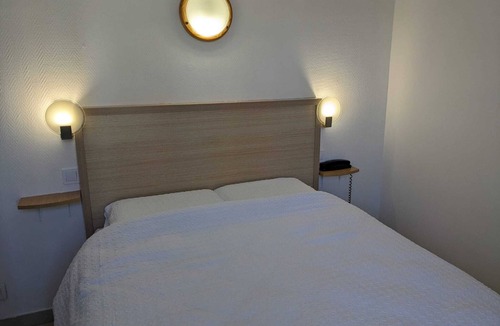 Nevers Hotel | Hotel BETHEL