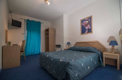 Douvaine Hotel | Hotel De La Poste
