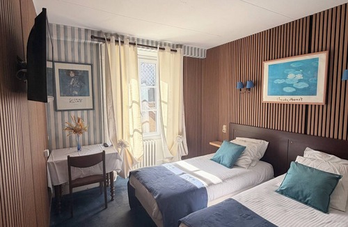 Poligny Hotel | HOTEL DE PARIS