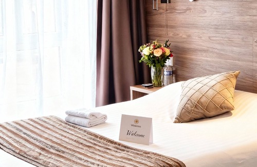 Corbigny Hotel | Hotel La Buissonniere