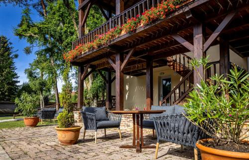 Paroisse Saint-Augustin-de-Chaux Hotel | Hotel La Chaumiere