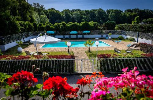 Paroisse Saint-Augustin-de-Chaux Hotel | Hotel La Chaumiere