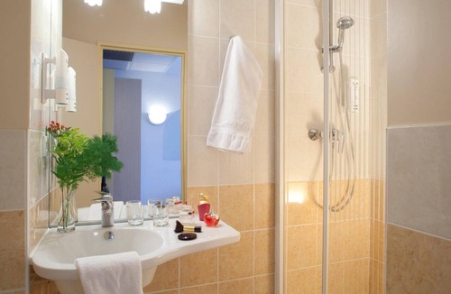 Tournus Hotel | Hotel le kolibri