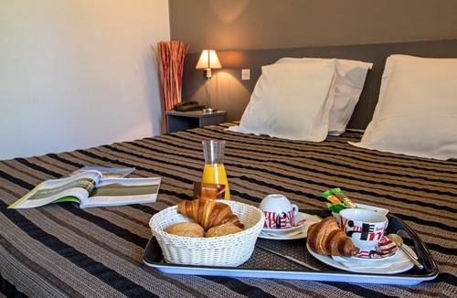 Lavilledieu Hotel | Hotel Les Persedes Sud Ardeche