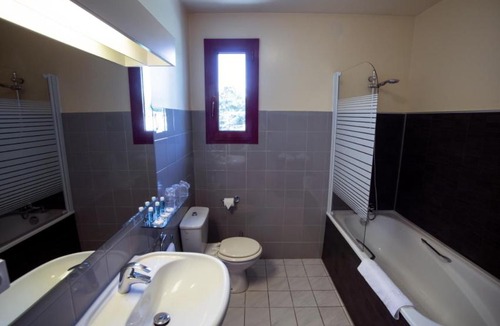 Roussillon-en-Isere Hotel | Hotel Médicis