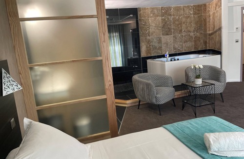 Loriol-sur-Drome Hotel | Hotel-Restaurant Les Oliviers