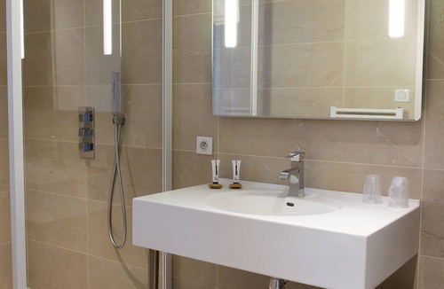 Pierrelatte Hotel | Hotel Restaurant Le Domaine des Oliviers