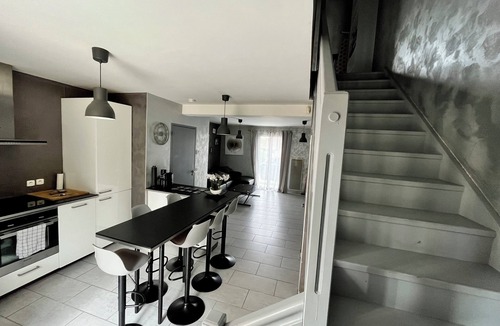 Saint-Michel-sur-Orge House | House 2 bedrooms/sleeps 6