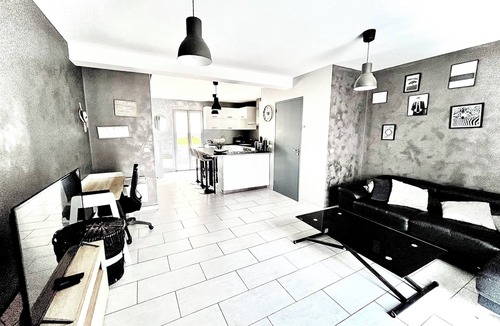 Saint-Michel-sur-Orge House | House 2 bedrooms/sleeps 6