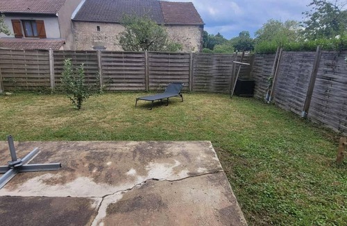 Serqueux House | House 2 double bedrooms courtyard/garden near spa BOURBONNE LES BAINS