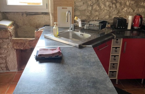 Saint-Daunes House | HOUSE 3 MINUTES FROM MONTCUQ WITH SWIMMING POOL AND LARGE ENCLOSED GARDEN