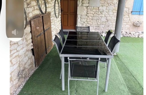 Saint-Daunes House | HOUSE 3 MINUTES FROM MONTCUQ WITH SWIMMING POOL AND LARGE ENCLOSED GARDEN
