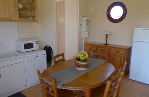 Soncourt-sur-Marne Cottage | House by the Marne with terrace, 2 bedrooms