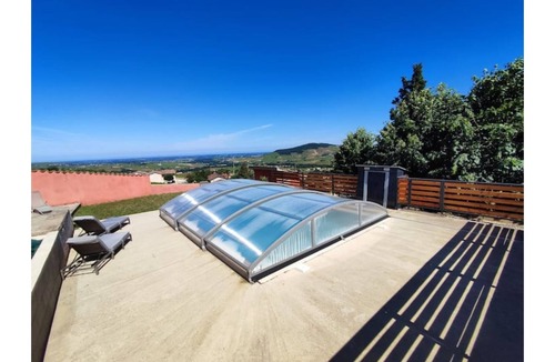 Quincie-en-Beaujolais House | House, quiet, garden and private terrace