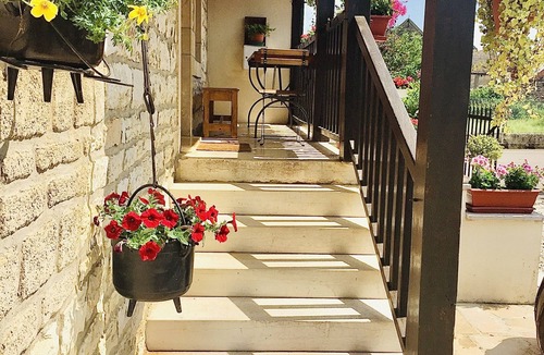 Comblanchien House | House-Traditional-Ensuite-Countryside view