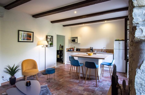 Saint-Maurice-dʼArdeche House | House with private terrace in mas ardéchois