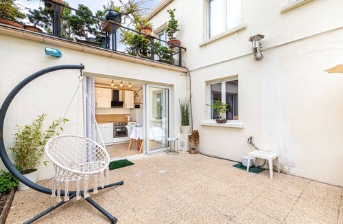 Arcueil House | House with a lovely garden/Metro Line 14/AC/BBQ/Sleeps 12