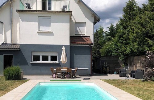 Pommerieux House | House with heated pool and games room