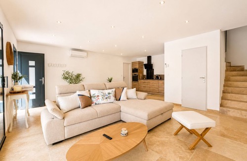 Aubignan House | House with Heated Pool - Relaxing Retreat in Provence