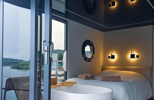Valence Boat Rental | « HouseBoat » Luxe Spa Rooftop Rhône Valence