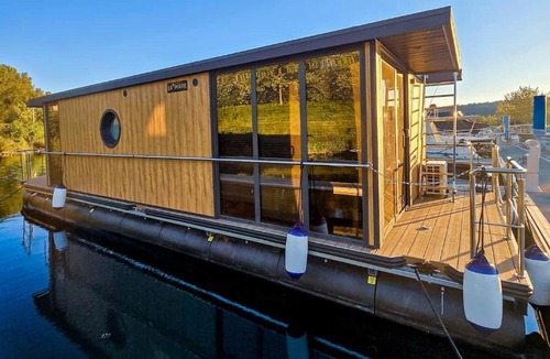 Valence Boat Rental | « HouseBoat » Luxe Spa Rooftop Rhône Valence