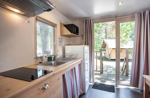Arnay-le-Duc RV Rental | Huttopia Etang de Fouché