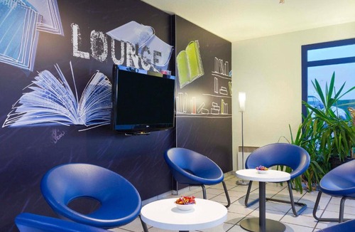 Chilly-Mazarin Hotel | ibis budget Chilly-Mazarin Les Champarts