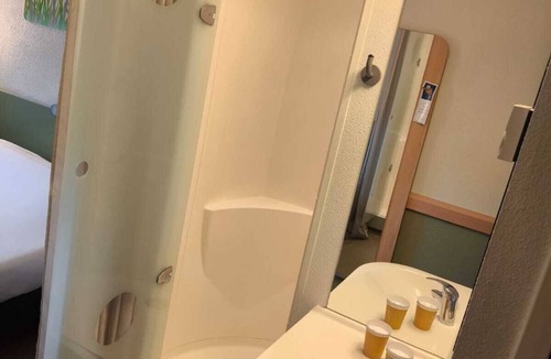 Lons-le-Saunier Hotel | Ibis Budget Lons-Le-Saunier