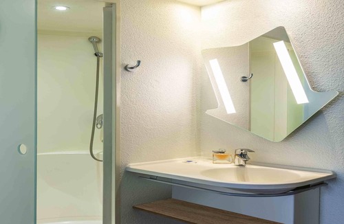Le Kremlin-Bicetre Hotel | ibis budget Paris Porte d' Italie Ouest