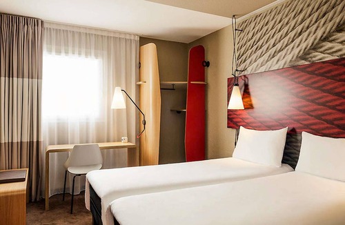 Massy Hotel | ibis Massy