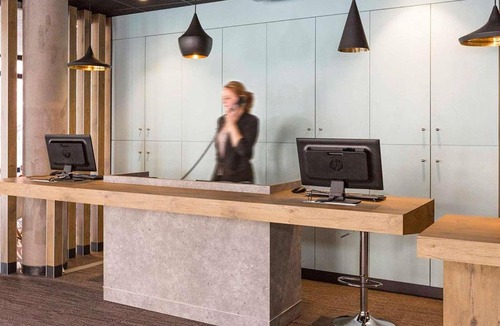 Les Tourrettes Hotel | ibis Montélimar Nord