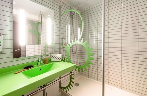 Saint-Jean-Baptiste Hotel | ibis Styles Besançon