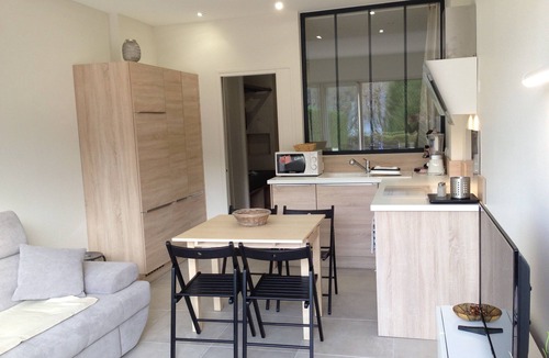 Aix-les-Bains Apartment | Ideally located on the harbor in the fresh air of the lake! perfect to accommodate 4
