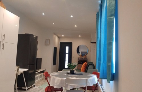 Villeneuve-le-Roi Apartment | Iglu Beautiful apartment, two comfortable bedrooms, outdoor camera. Garden.