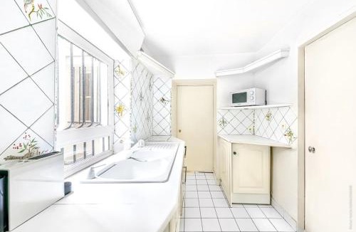 Notre Dame Apartment | Ile Saint Louis - Quai d'Orleans 2bdr by B'Your Home