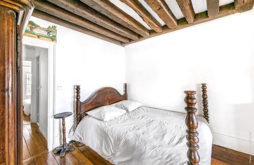 Notre Dame Apartment | Ile Saint Louis - Quai d'Orleans 2bdr by B'Your Home
