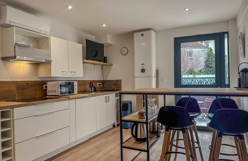 Quartier Chorier-Berriat Apartment | #IM | The Victoria 10 💟