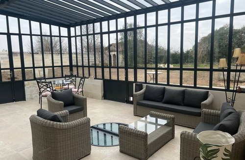 Chevanceaux Bed & Breakfast | In addition to their room, our guests can enjoy a garden, a terrace, a veranda, and a lounge