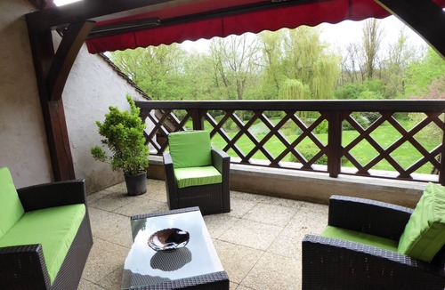 Pontoux Apartment | In southern Burgundy near Beaune, quiet, spacious vacation rental, 3-star rating