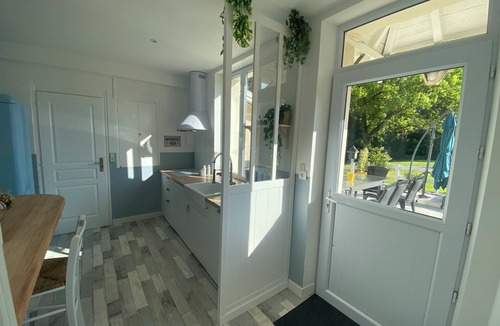 Senlisse House | In the heart of the Vallée de Chevreuse, le cottage des Vaux: park, wellness area