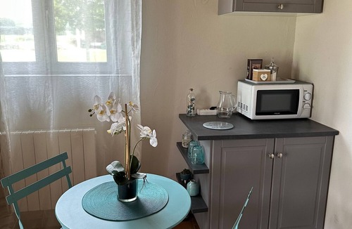Chateauneuf-du-Rhone House | Independent Cottage in a Peaceful Large Garden on Organic Farmland