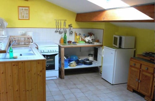 Mirabel Apartment | Independent apartment in the countryside, near rivers: canoe