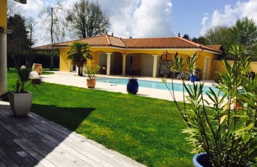 Attignat Apartment | Independent house of 60m2 quiet