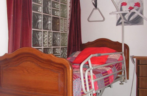 Paroisse Saint-Walburge House | INDIVIDUAL HOUSE for 11 people with disabled access.