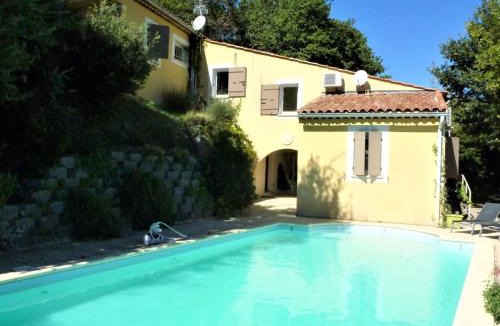 Saint-Paul-Trois-Chateaux Villa | Inviting villa in Saint Paul trois Chateaux with pool
