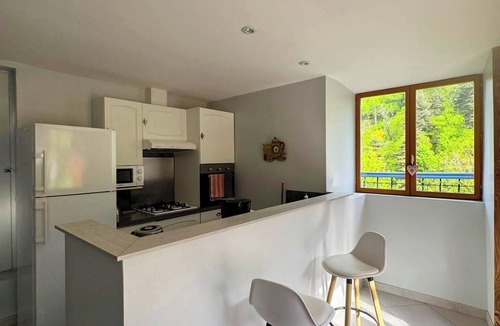 Saint-Prix House | Isolated house in the Monts d'Ardèche with pizza oven, sauna, cabin, river