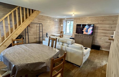 Imphy Apartment | J4 Parking, Wifi Grand 2 Chambres 3 lits, jusqu'à 4 pers Réduc Semaine ou Mois, Velo